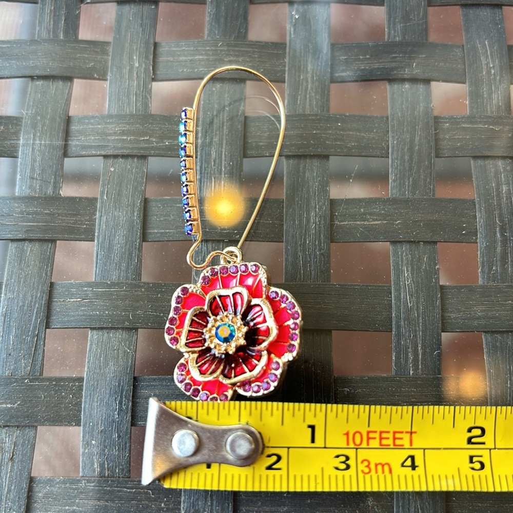 Betsey Johnson Floral Drop Earrings/NWT - Picture 4 of 7